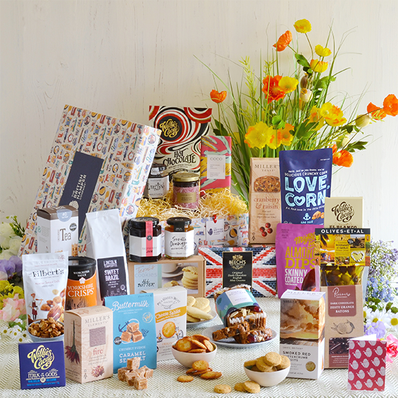 Extravagance Traditional Hamper for delivery to Europe